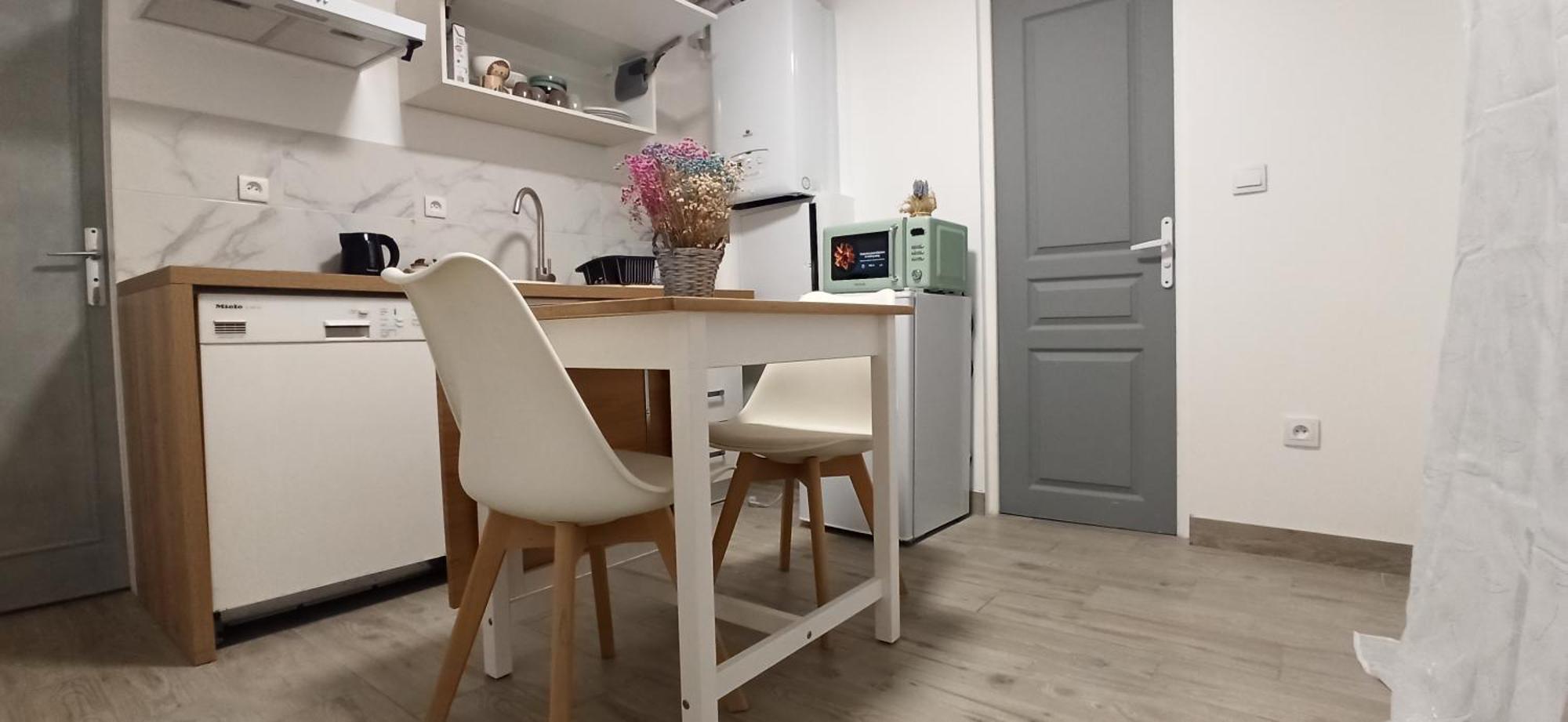Au Rez-de-chaussee Avec Jardin Prive Holiday home